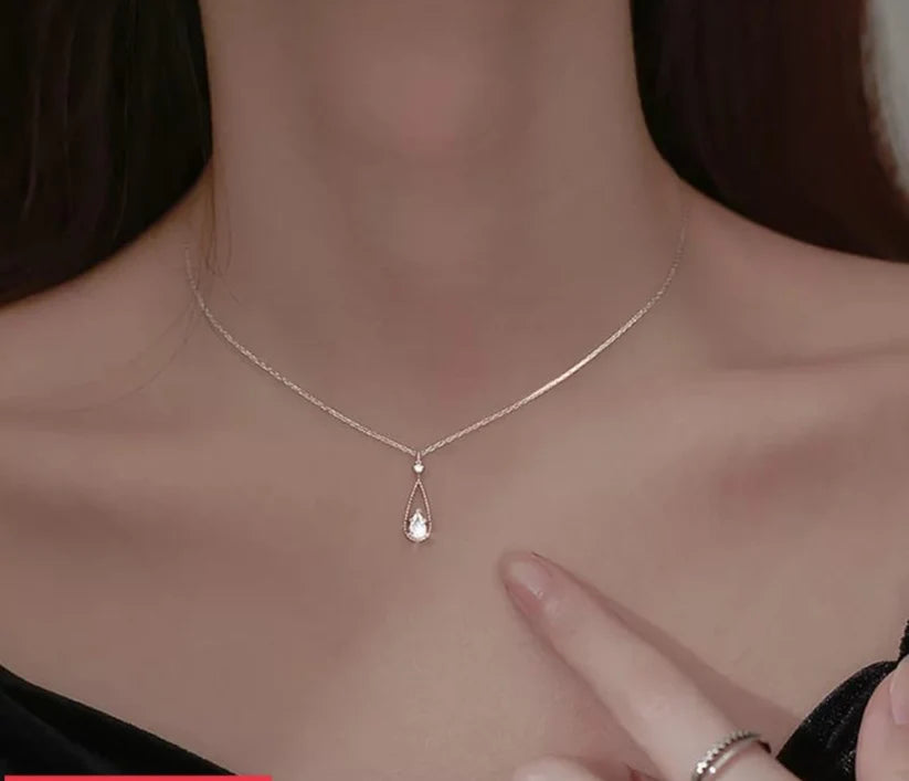 Elegant Teardrop Crystal Pendant Necklace